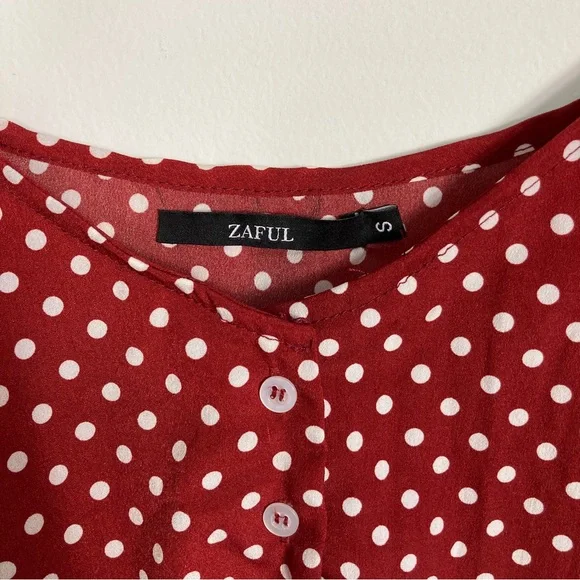 Bundle of 4 Crop Tops- 3 Tanks, 1 Tee- Size Small - Picture 4 of 16